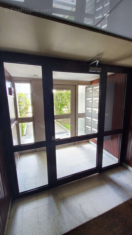 Entrée - Appartement à MONTREUIL