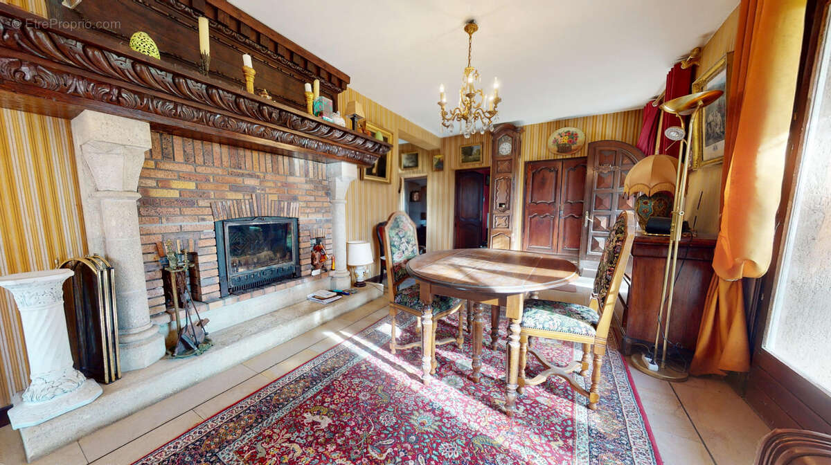 Maison à CHEVIGNY-SAINT-SAUVEUR