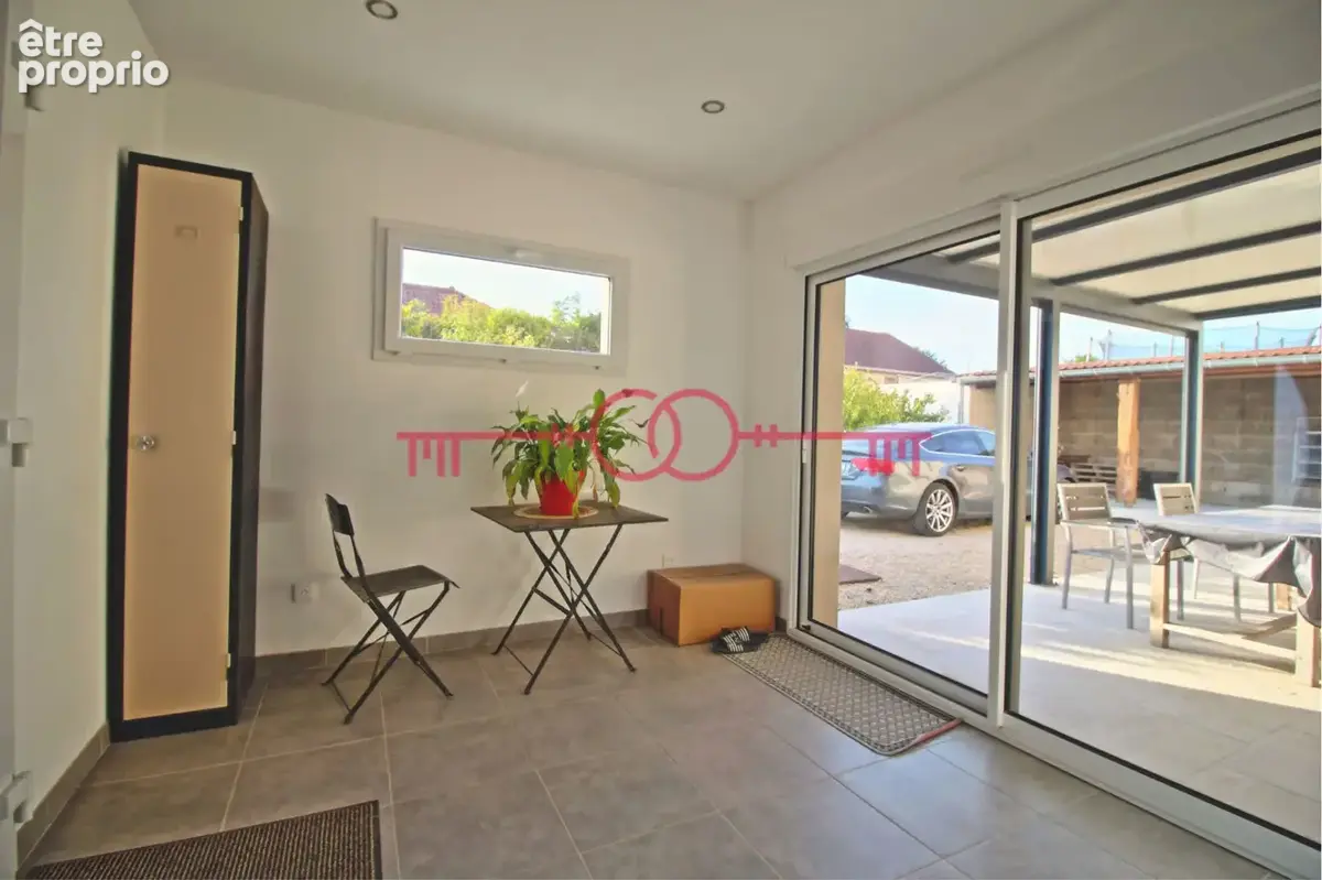 Maison familiale de 277 m² - 5 chambres - Plain-pied possible - Thibie - photo 11