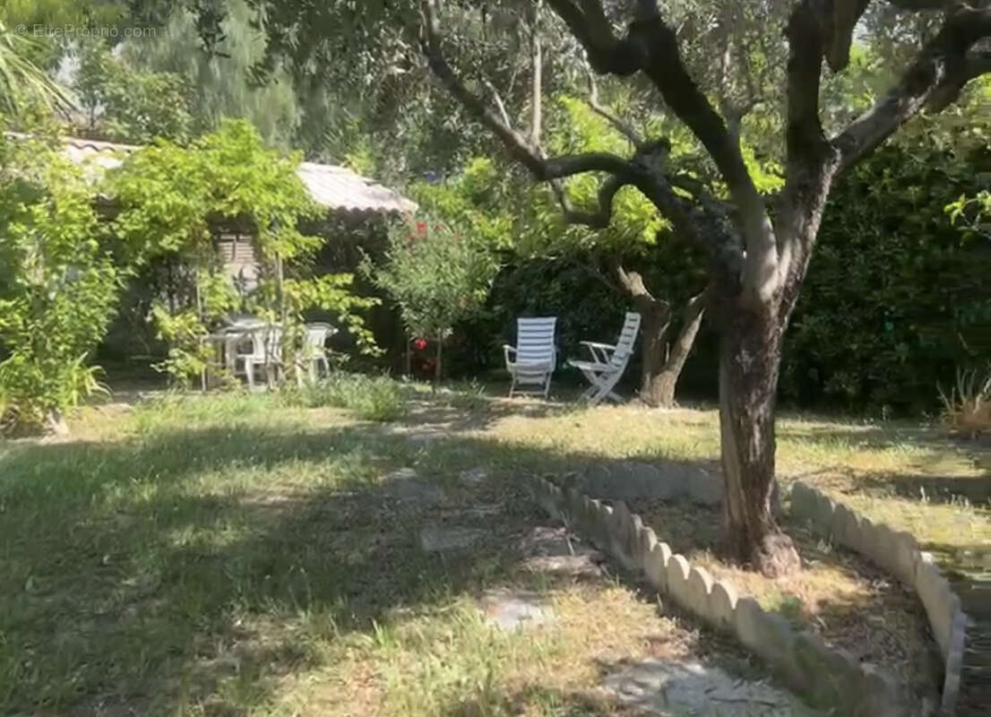 RARE sur Menton Garavan-maison mitoyenne-3 chambres-terrasses-jardin-2 parkings-grande cave-vue mer vieille vi - photo 5