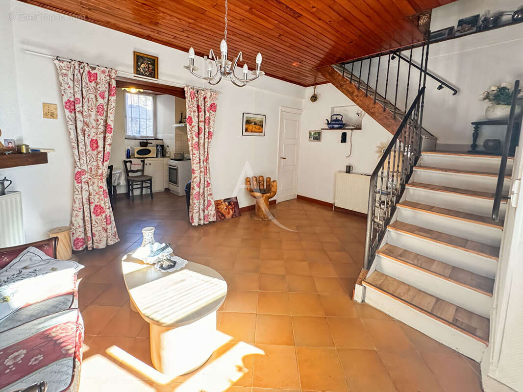 Maison à PUY-L&#039;EVEQUE