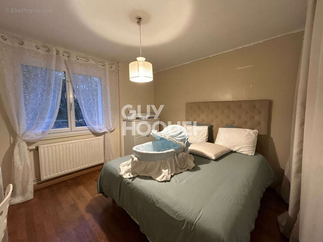 Maison à PIERRE-BENITE