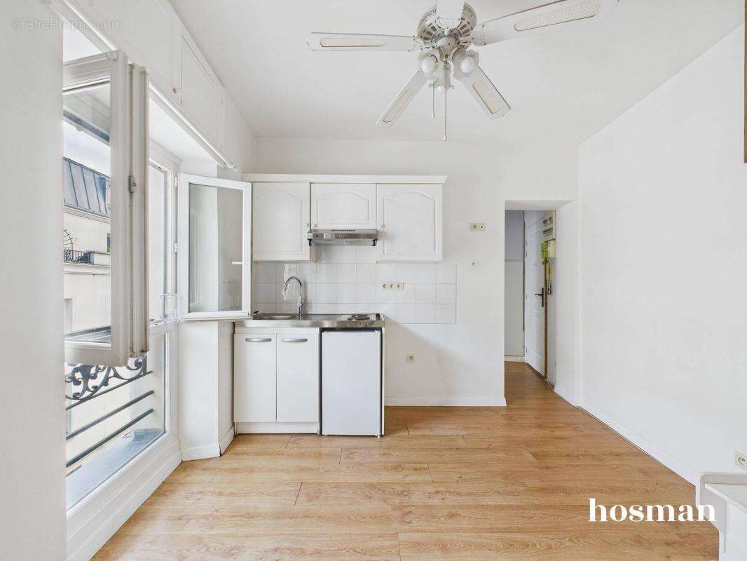 A réagencer ! 2/3 pièces de 46m² - Calme et copropriété rénovée - Métro Anvers - Rue Seveste - photo 8