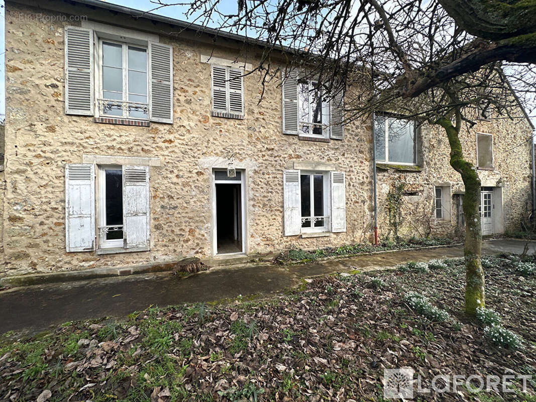 Maison à SAINT-REMY-LES-CHEVREUSE