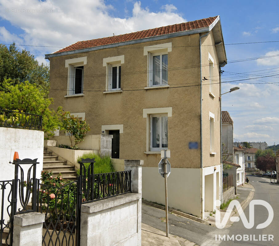 Photo 1 - Maison à ANGOULEME