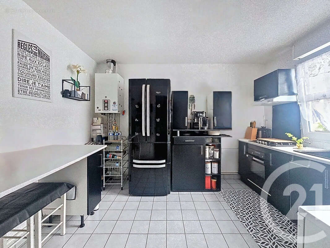 Maison à SAINT-JEAN-DE-LINIERES