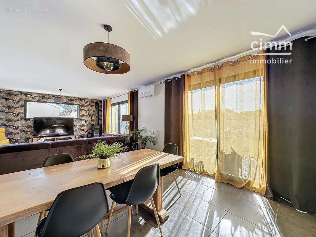 Maison 128 m² à Mazan  - photo 2