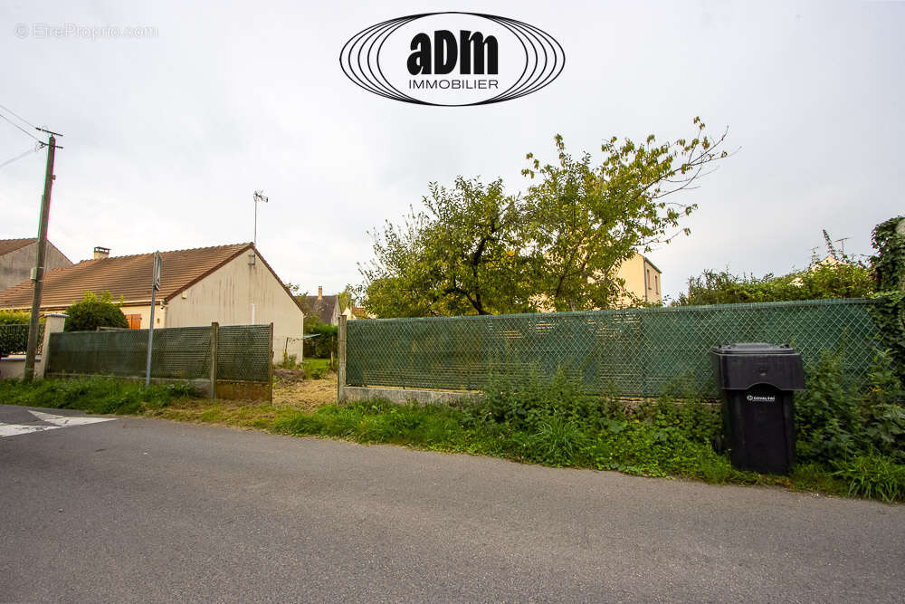 Terrain à CONGIS-SUR-THEROUANNE