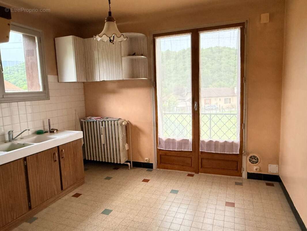 Maison à SAINT-GEOIRE-EN-VALDAINE