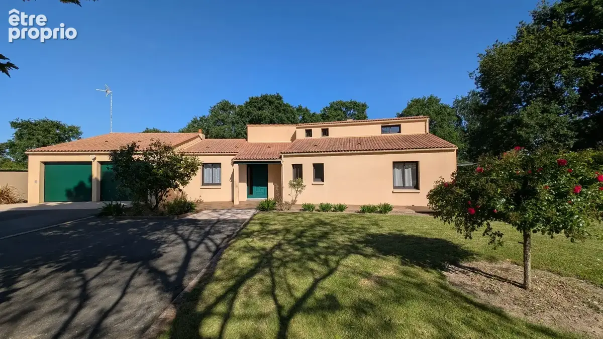 Maison familiale 130 m2   Grand terrain   Centre des Landes-Genusson - photo 13