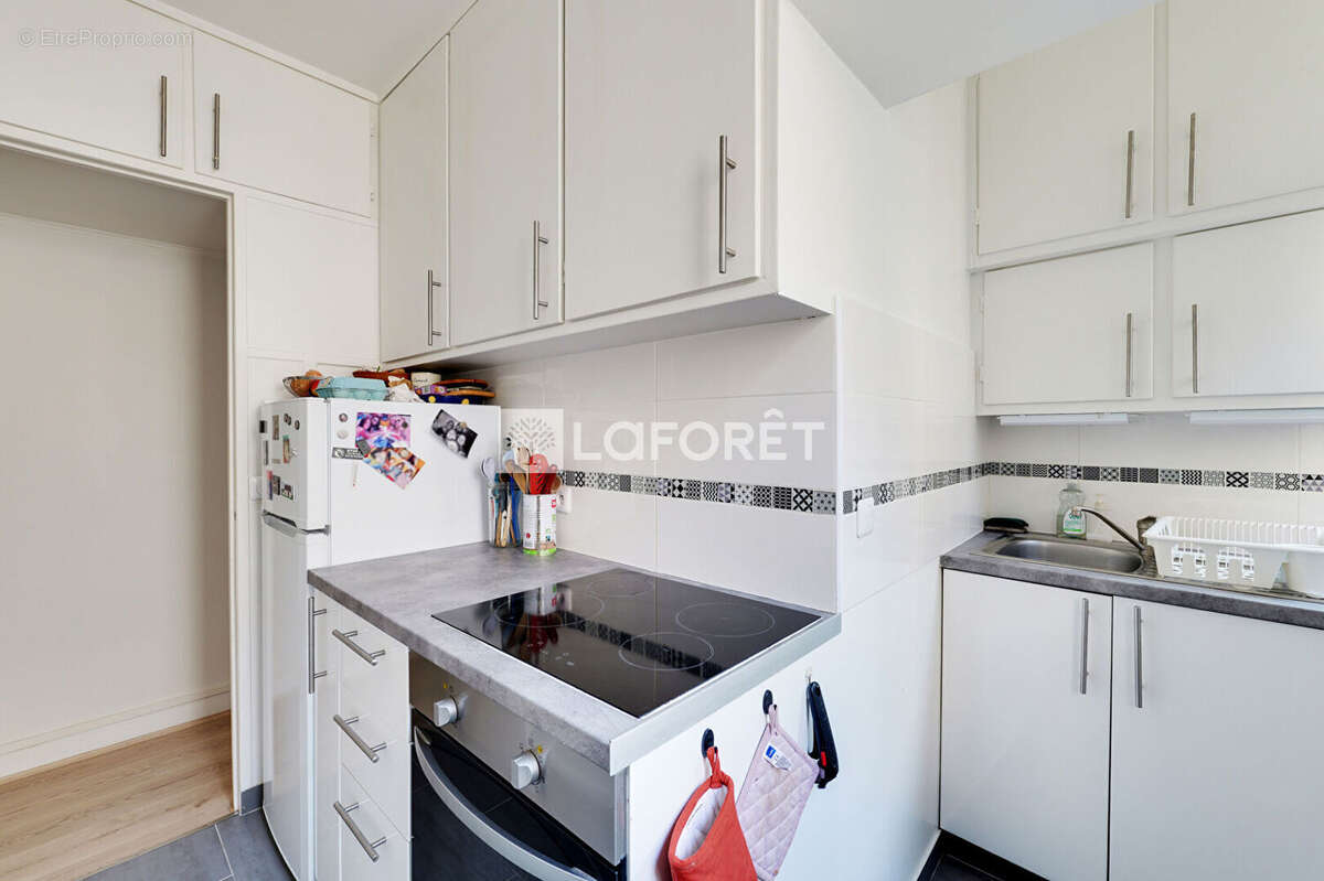 Appartement à PARIS-14E