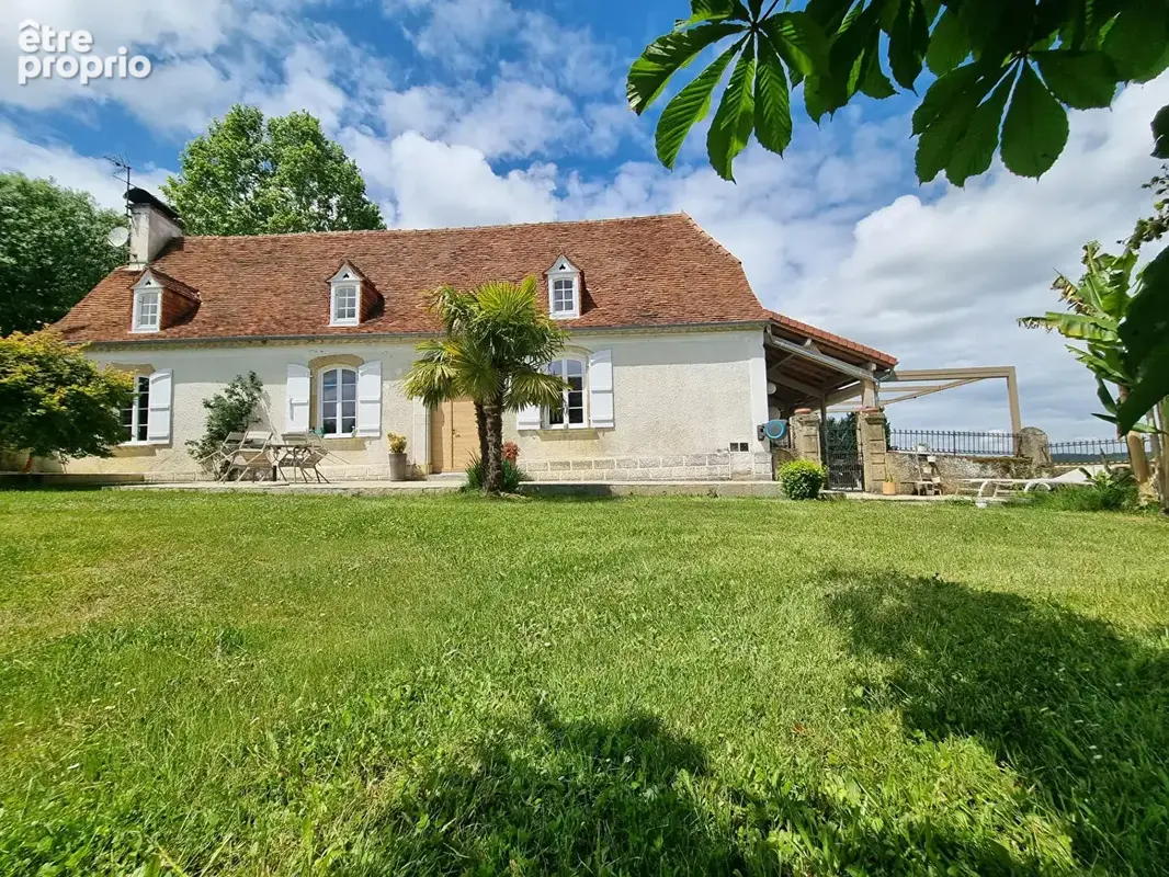 Maison à LEMBEYE