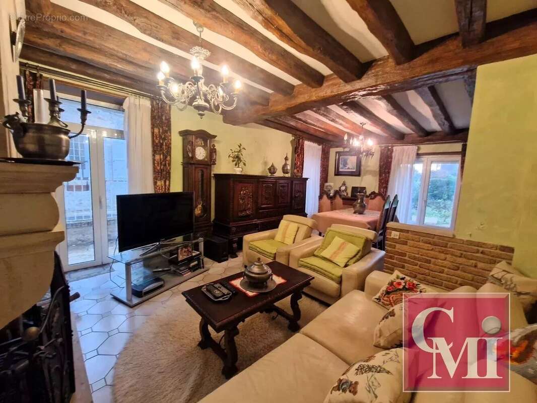 Maison ancienne avec grand terrain ! - photo 7