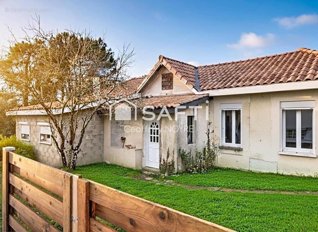 Photo 1 - Maison à SAINT-ESTEPHE