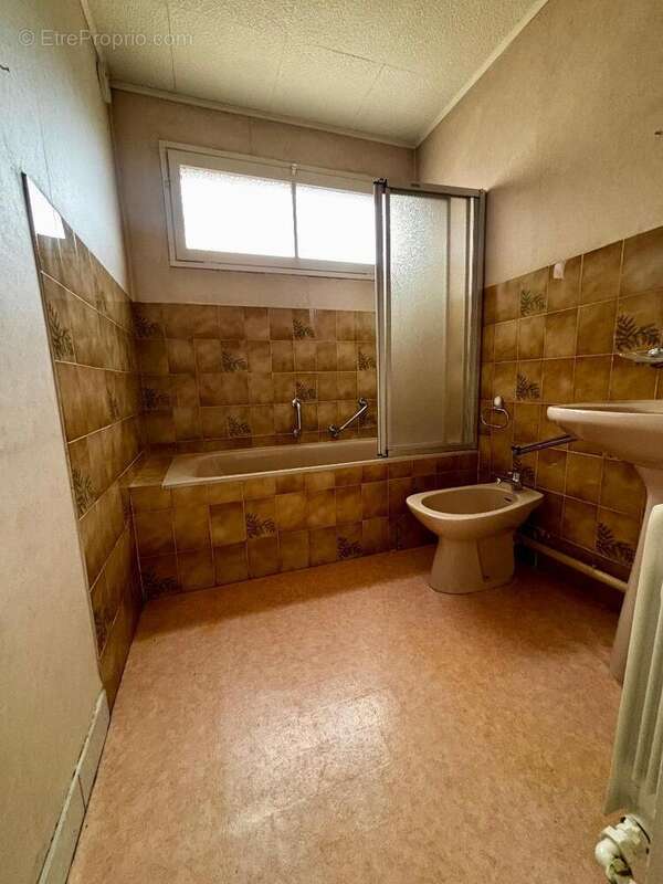   - Appartement à DRAGUIGNAN