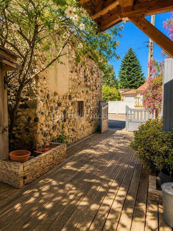 Maison en pierre de caractère – 182 m² – Beaux volumes & potentiel - photo 21