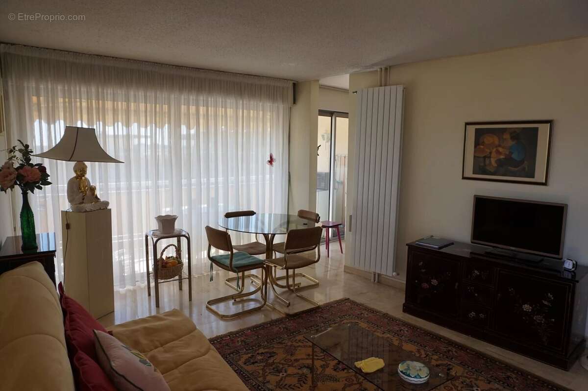 Appartement à MANDELIEU-LA-NAPOULE