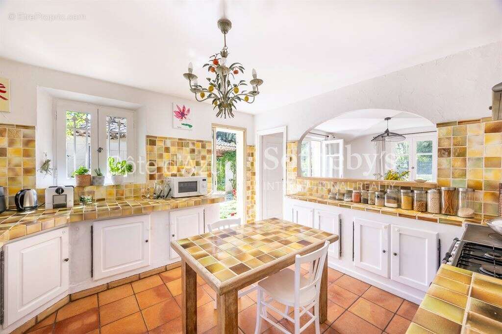 Maison à ROQUEFORT-LES-PINS