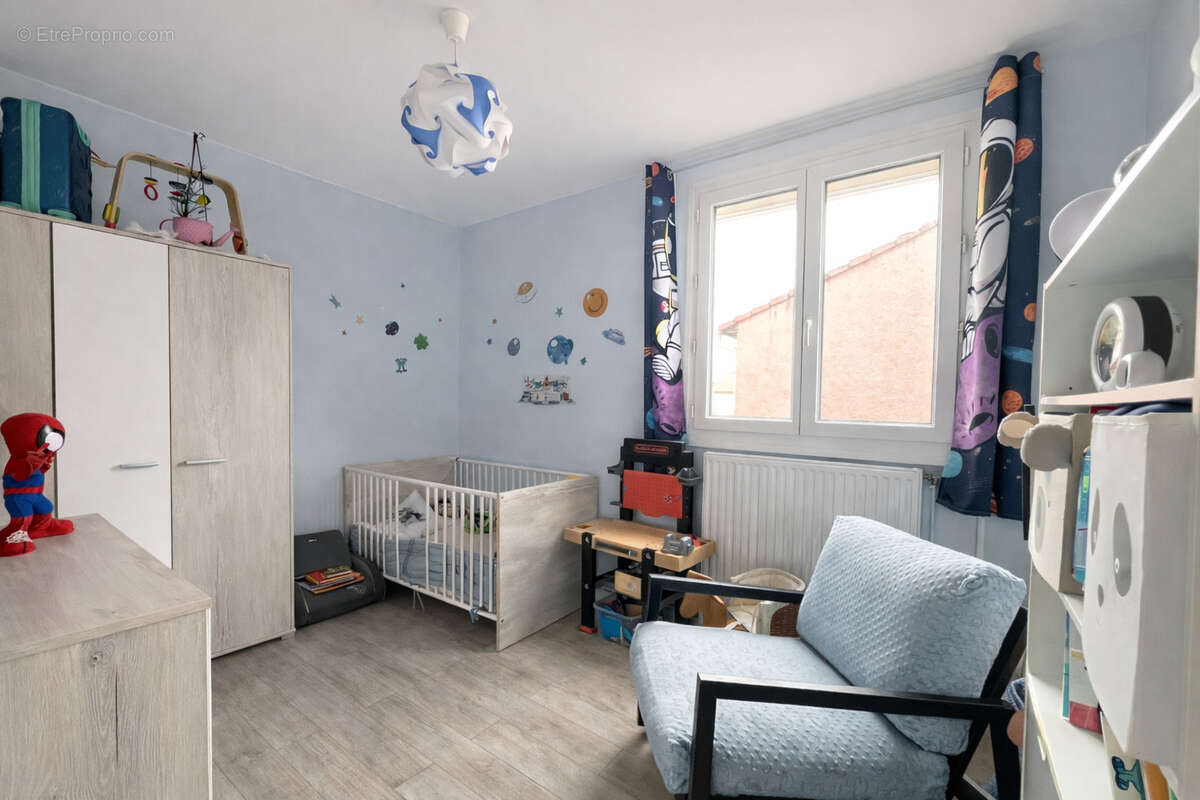 Maison à PIERRE-BENITE