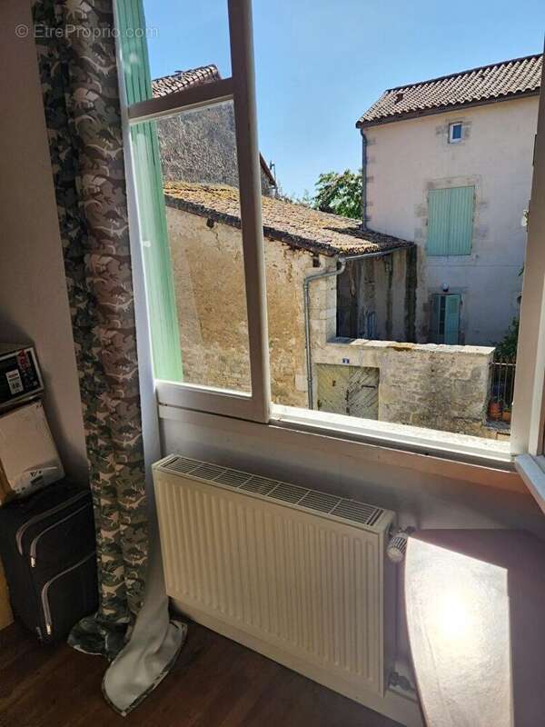 Maison à CHARROUX