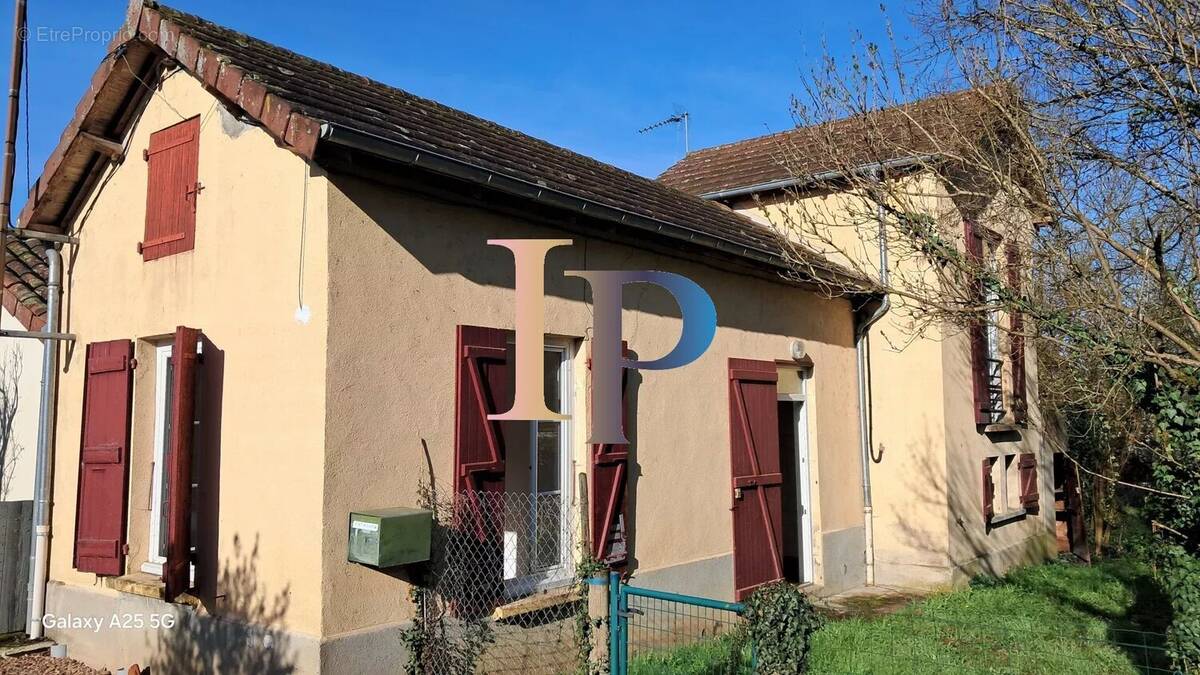 Maison à PARAY-LE-MONIAL