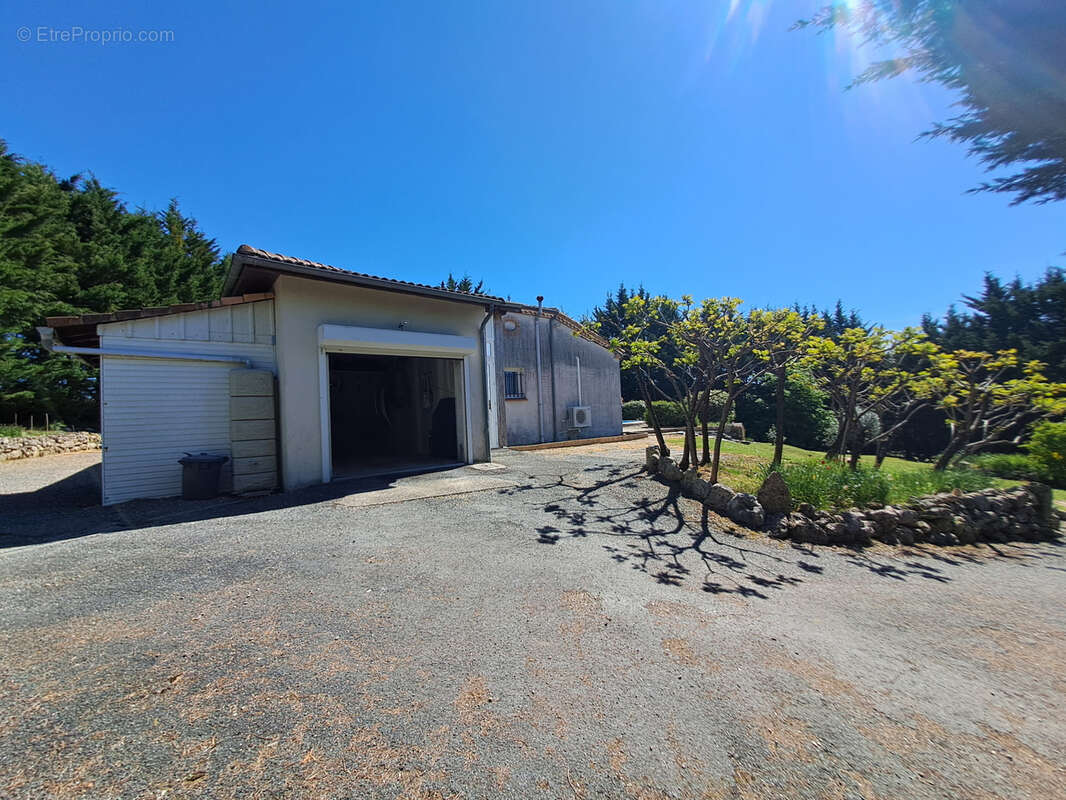 Maison à PORT-SAINTE-MARIE