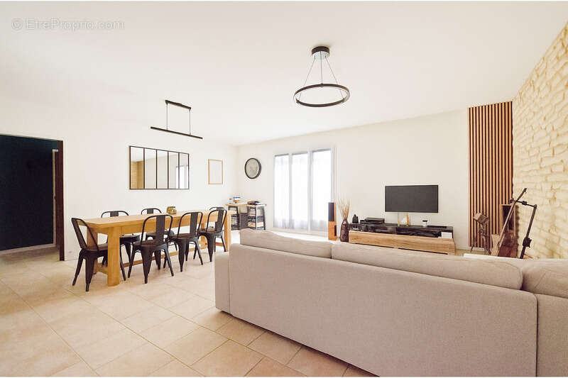 Maison à SAINT-GEORGES-LES-BAILLARGEAUX