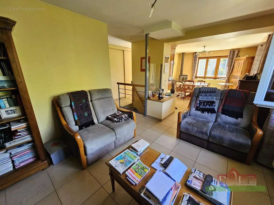 Maison à EYZIN-PINET