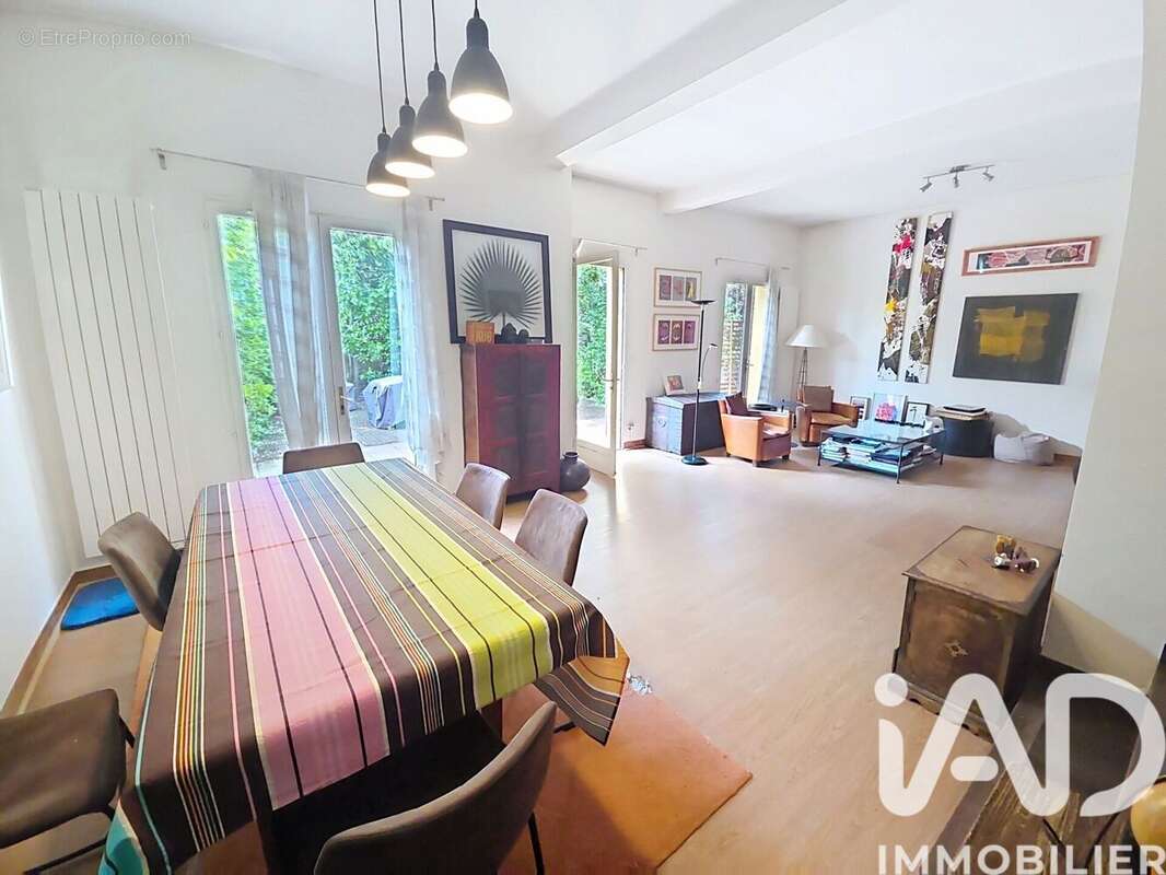 Photo 2 - Maison à SURESNES
