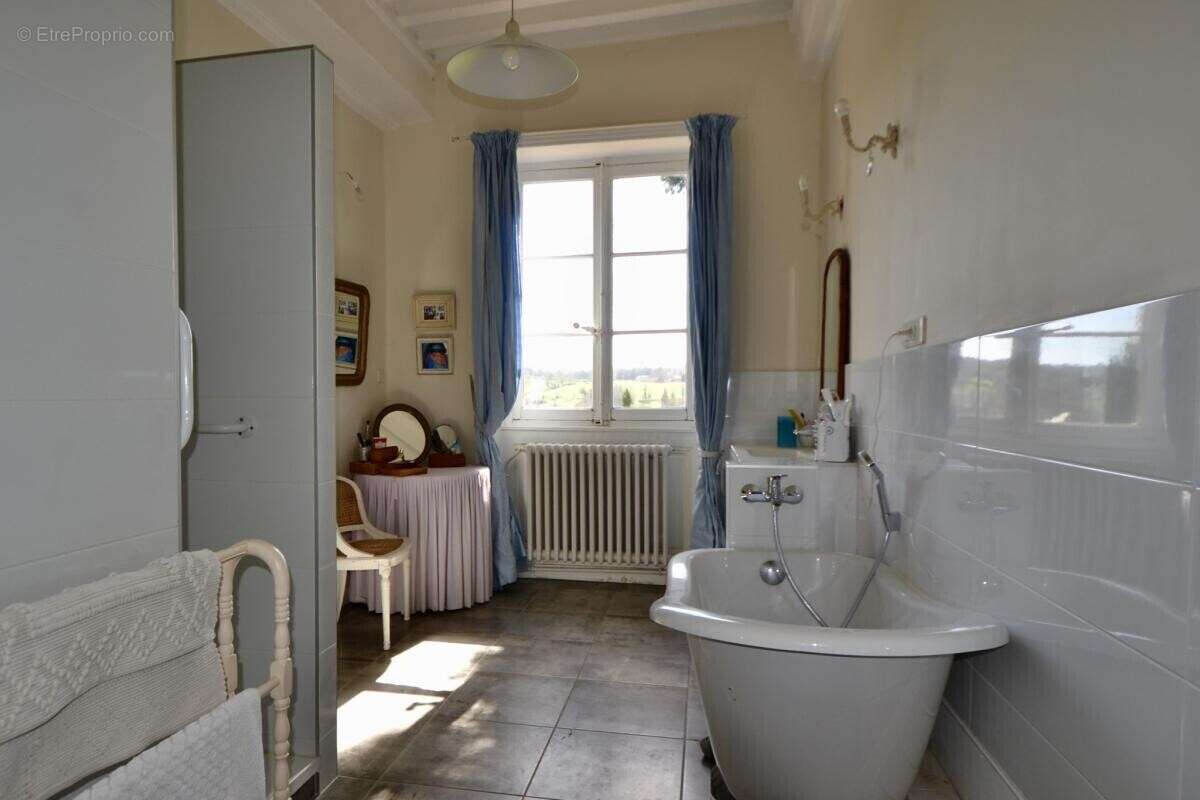 Maison à LA CLAYETTE