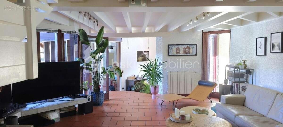 Superbe propriété de 190 m²  – Calme, piscine et nature aux portes de Dax - photo 3