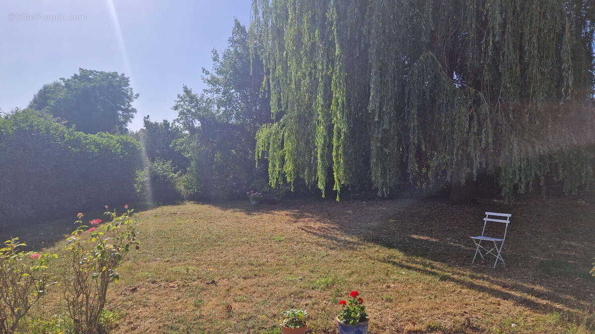 Pavillon avec jardin - 4 pieces - 3 chambres - garage - photo 5