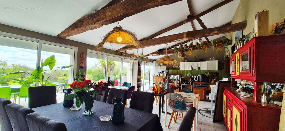 Propriété d'exception de plus de 300m² avec vue panoramique sur l'estuaire de la Gironde - photo 12