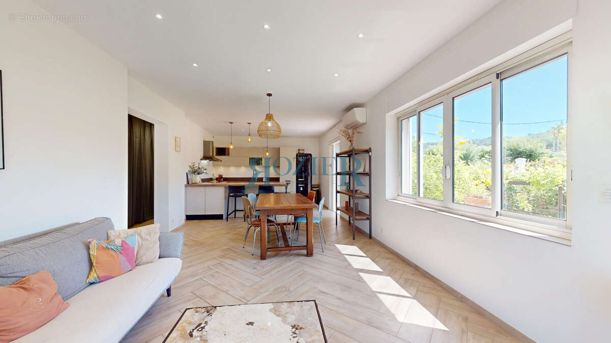 Appartement à MOUGINS