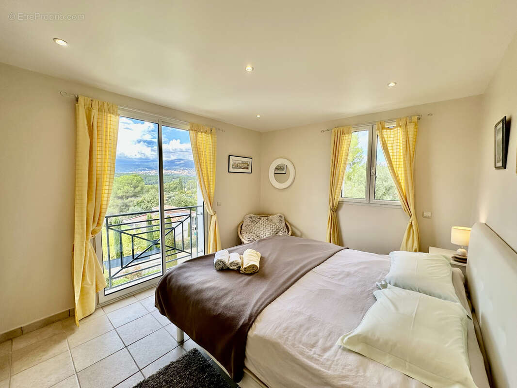Maison à MOUGINS