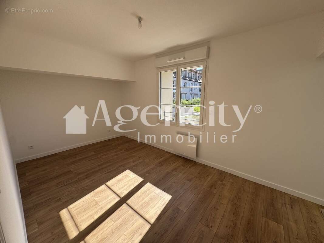 Maison à BUSSY-SAINT-GEORGES