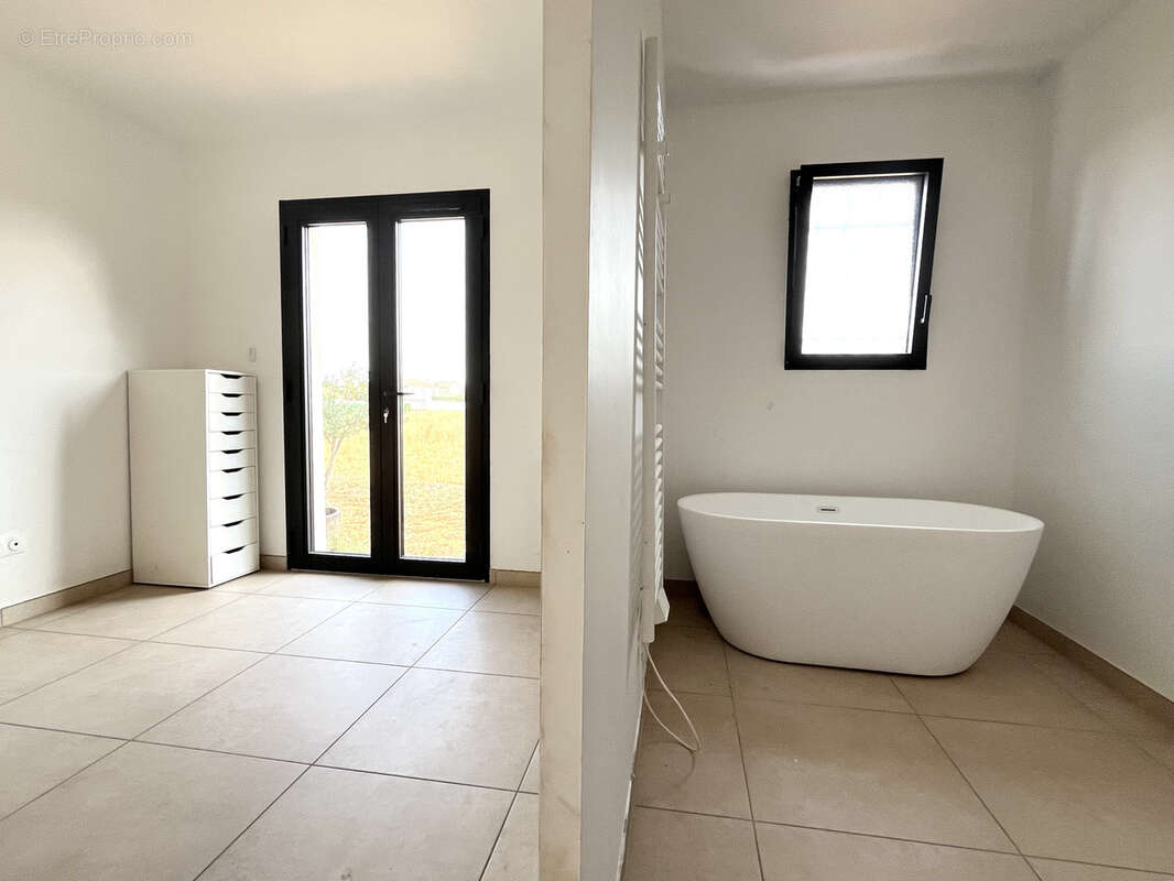 Maison de Plain-Pied, Contemporaine T4 avec Garage - photo 8