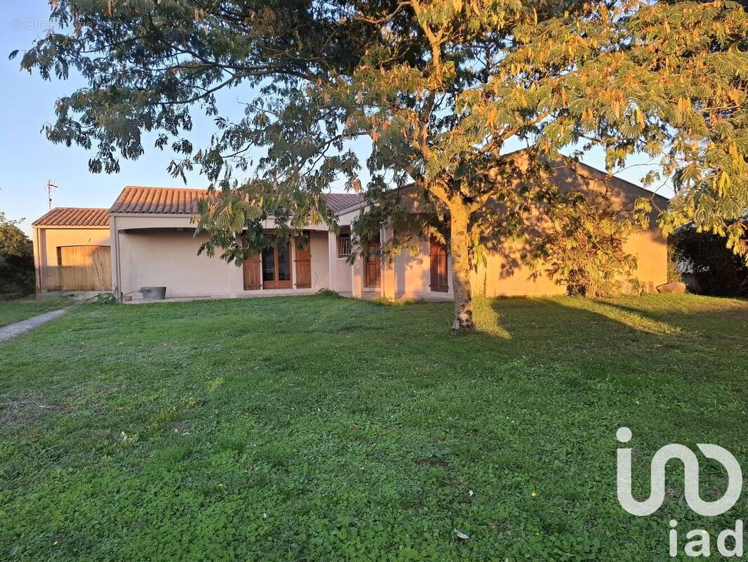 Photo 1 - Maison à SAINT-JUST-LUZAC