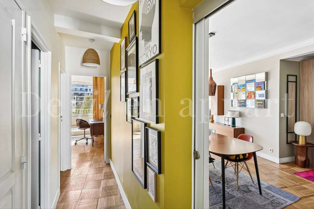 Appartement à PARIS-16E