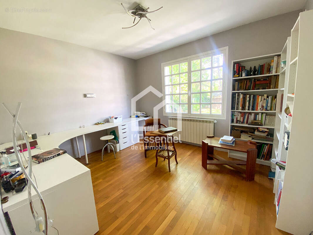 Maison à VERNEUIL-SUR-SEINE