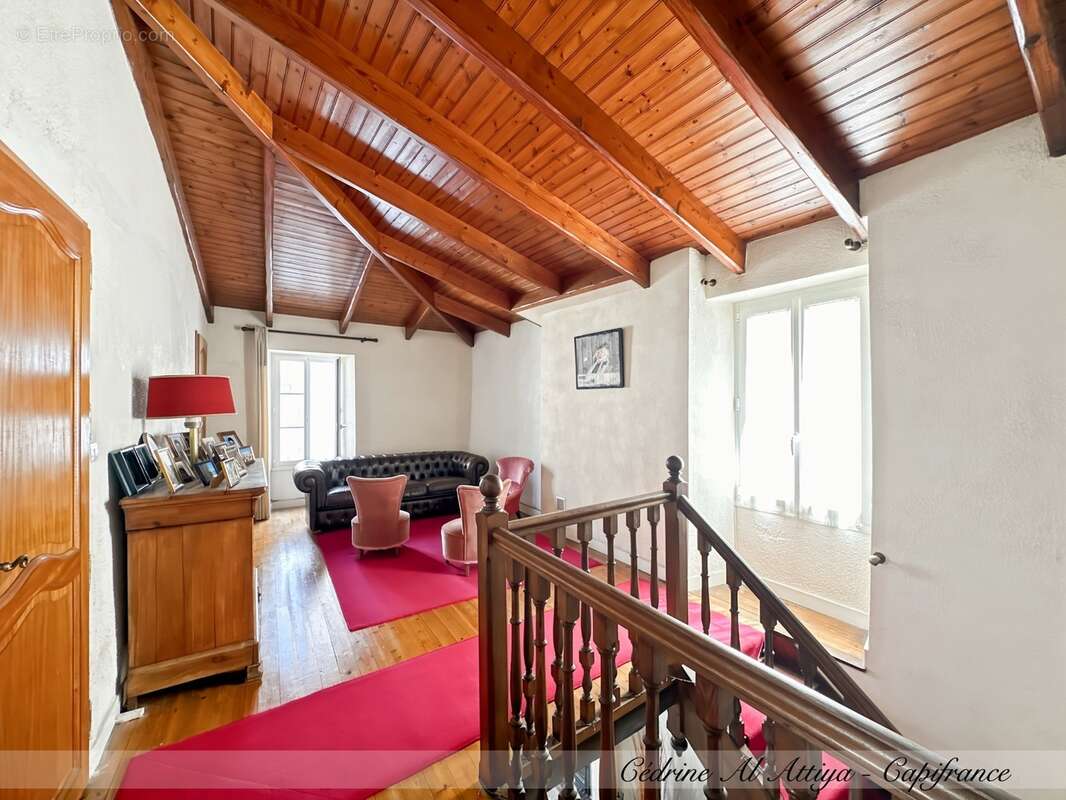 Propriété à vendre 318m2 habitables, 11 pièces, 7 chambres, parcelle de 1700m2 environ, jardin, garage, piscine, dépendances - photo 25
