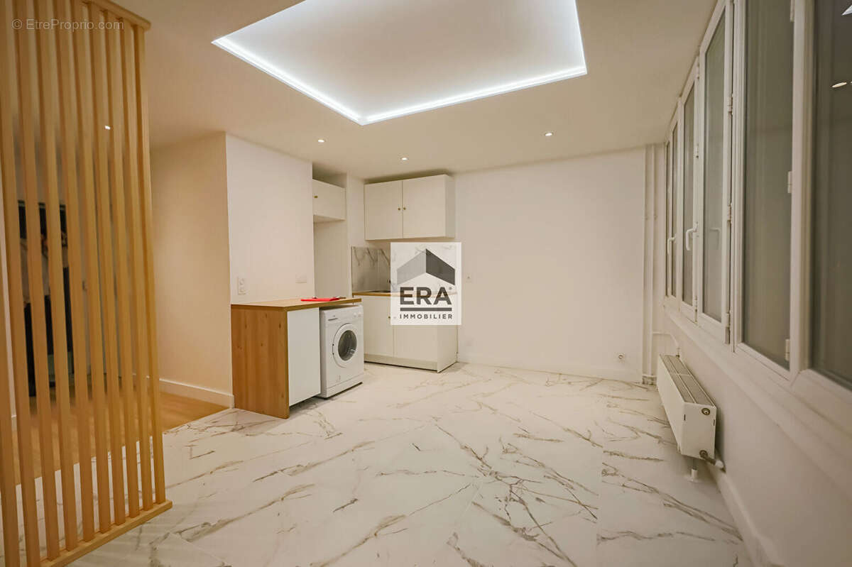 Appartement à PARIS-14E