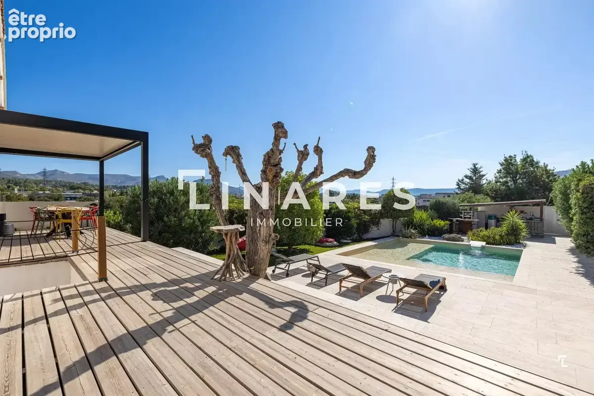 LA PANORAMIQUE - Villa T5 de 200m² - Piscine - Cuisine d'été - Terrain de 785m² - 13011 LA VALENTINE - photo 21