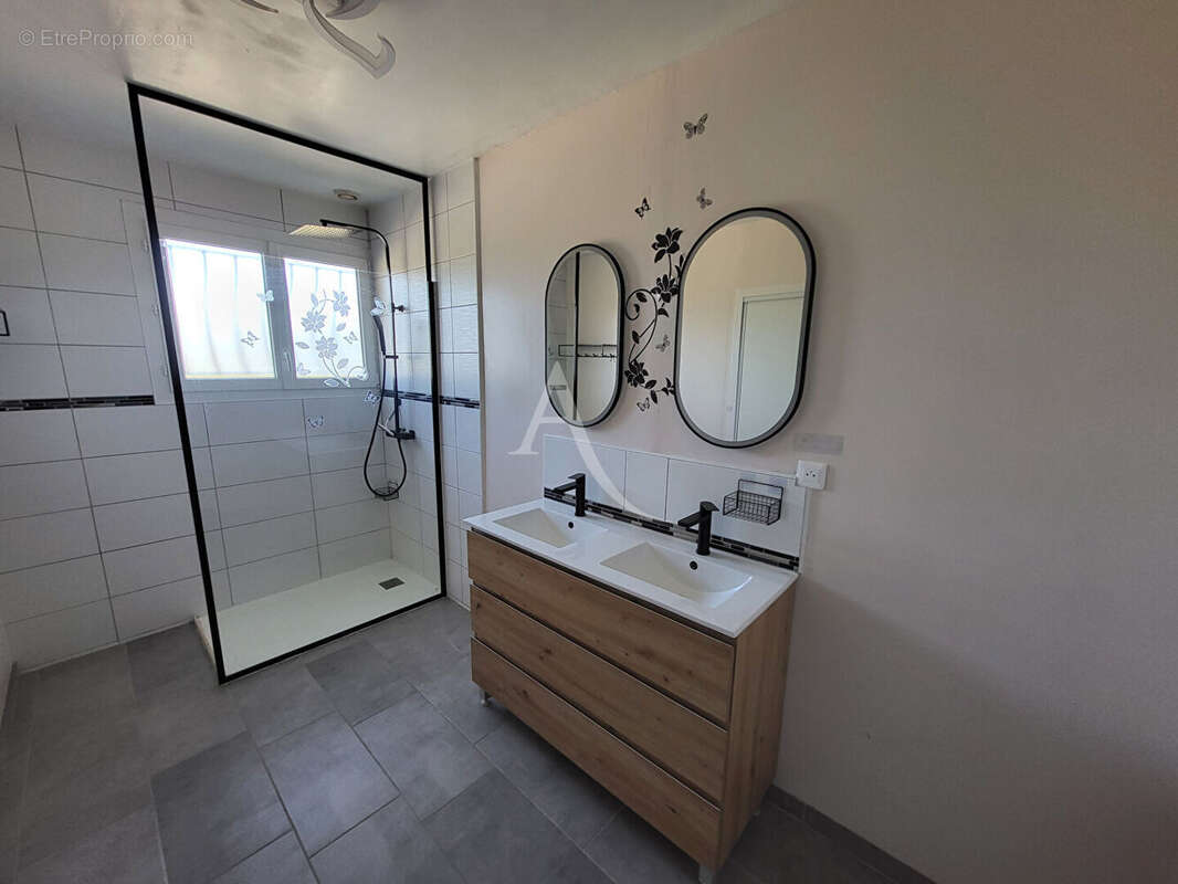 Maison à LA CHAPELLE-LAUNAY