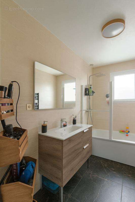 Maison à NIEUIL-L&#039;ESPOIR