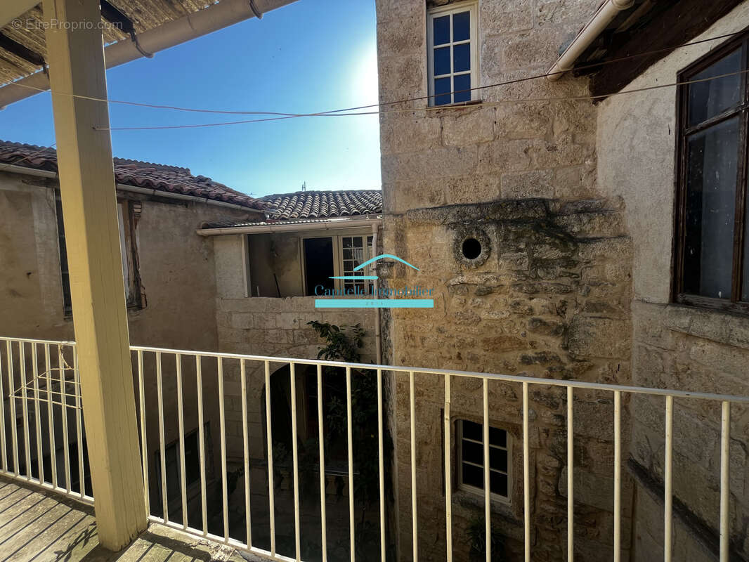 Poussan, Maison de caractère au coeur des remparts - photo 2