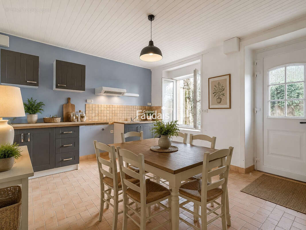 Maison 90 m² à Saint-Patrice-De-Claids  - photo 4