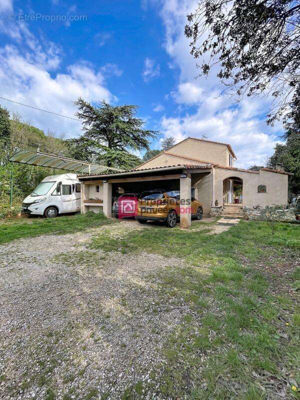 VILLA 115 m²  - TERRAIN 2 136 m² - Double salon - Carport -Fort potentiel - Saint Maximin la Sainte Baume 83470 - photo 5