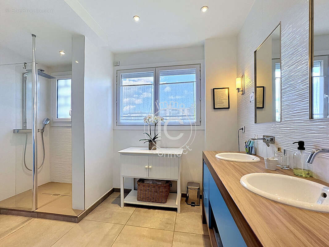 Appartement à LYON-5E