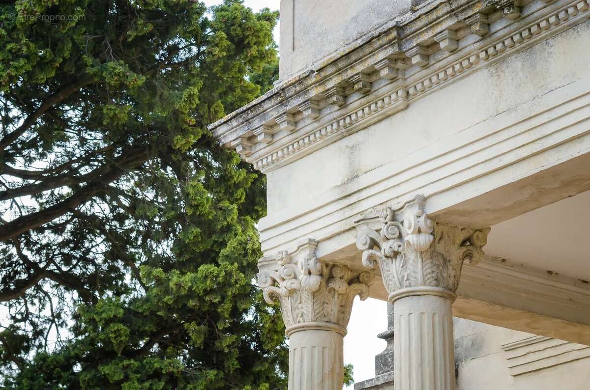 Maison à FONTVIEILLE